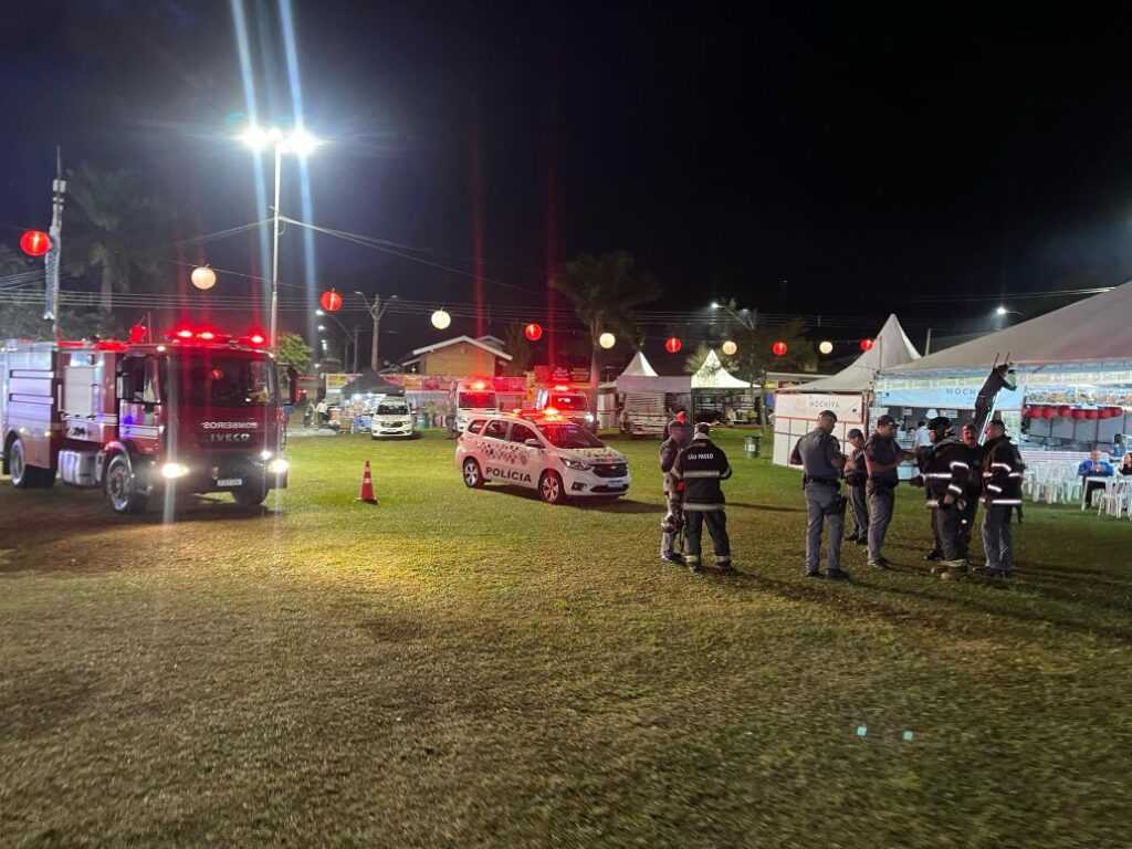 principio-de-incendio-assusta-publico-na-abertura-da-38a-festa-da-cerejeira,-em-garca