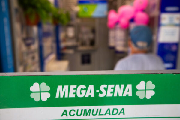 Mega-Sena acumula e prêmio vai a R$ 45 milhões. Veja os números mega-sena-acumula-e-premio-vai-a-r$-45-milhoes.-confira-os-numeros