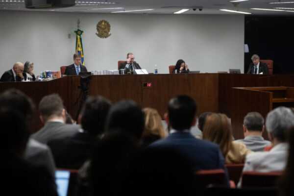 PGR conclui alegações de todos núcleos do golpe e poupa unicamente 1 réu pgr-conclui-alegacoes-de-todos-nucleos-do-golpe-e-poupa-apenas-1-reu