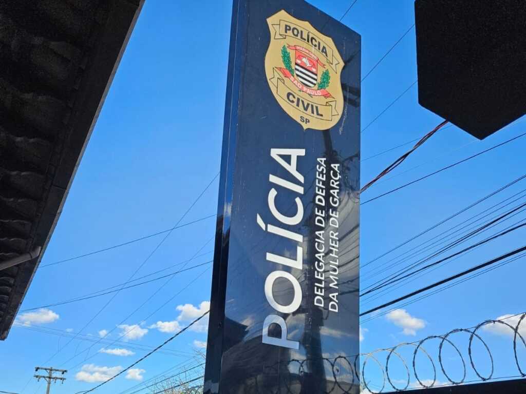 mulher-e-presa-em-flagrante-apos-agredir-a-mae-idosa-e-irmao-com-faca-em-garca