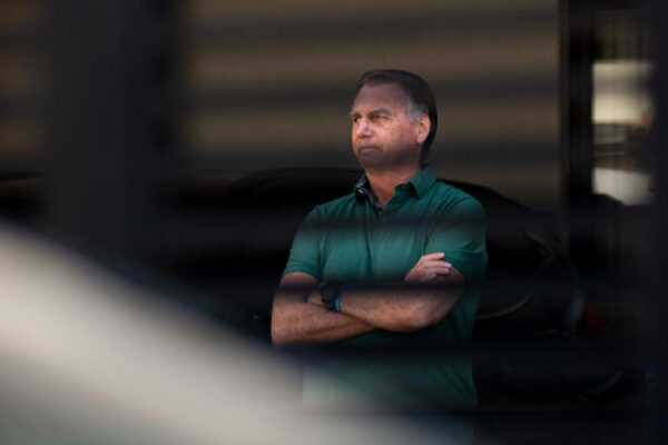 O que ocorre depois de Bolsonaro ser detido com tornozeleira violada o-que-acontece-apos-bolsonaro-ser-preso-com-tornozeleira-violada