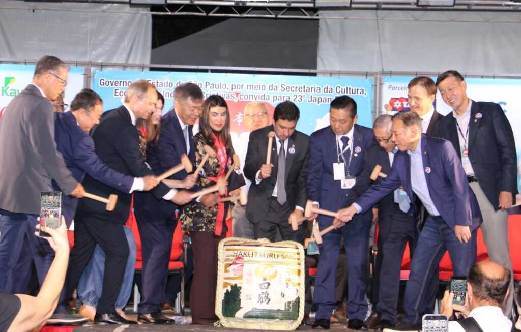 japan-fest-tem-abertura-com-autoridades,-homenagens-e-foco-na-tradicao