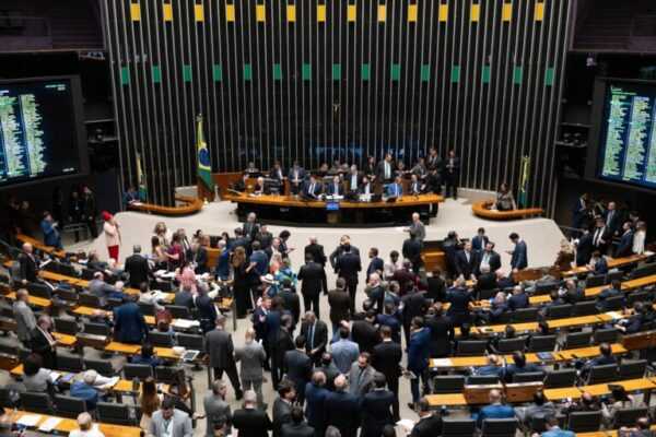 camara-aprova-proibicao-de-sigilo-em-gastos-com-viagens-de-autoridades