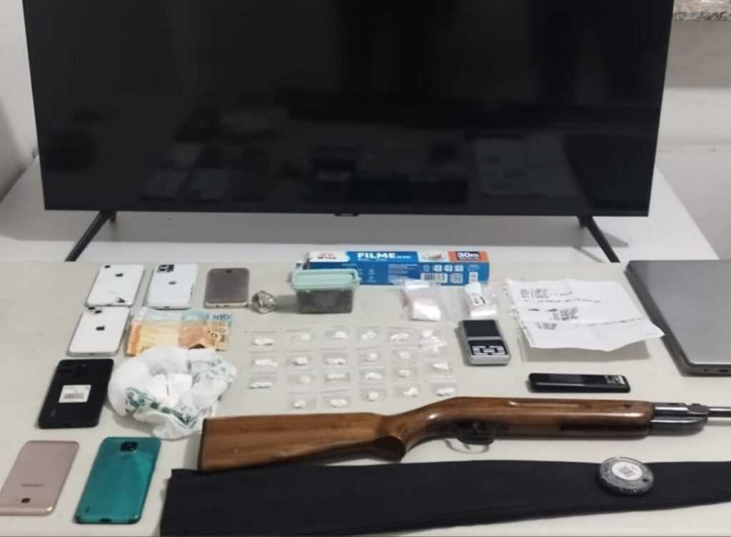 Casal é detido por tráfico de drogas e receptação em operação da PM em Garça casal-e-preso-por-trafico-de-drogas-e-receptacao-em-operacao-da-pm-em-garca